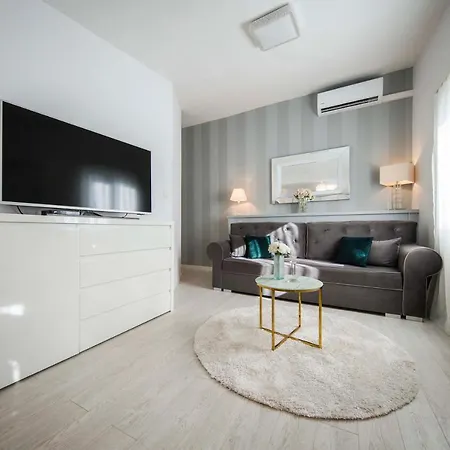 Lux Garden Luxury Apartmán *