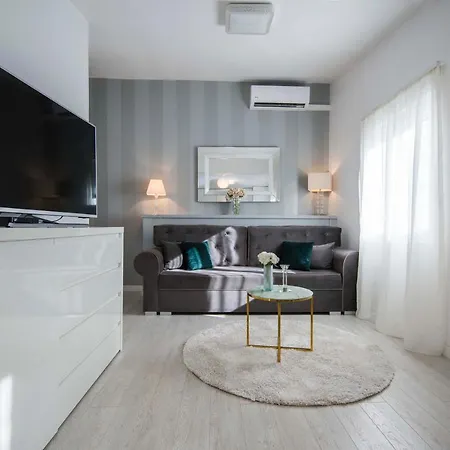 Lux Garden Luxury Apartment