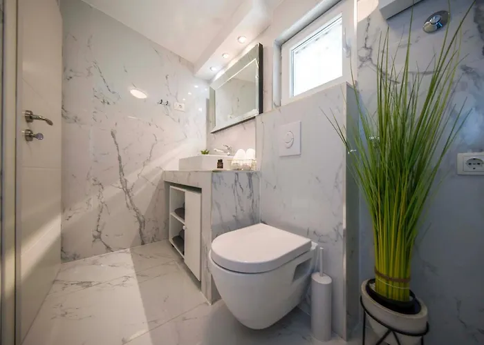 Lux Garden Luxury *