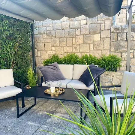 Lux Garden Luxury * Split